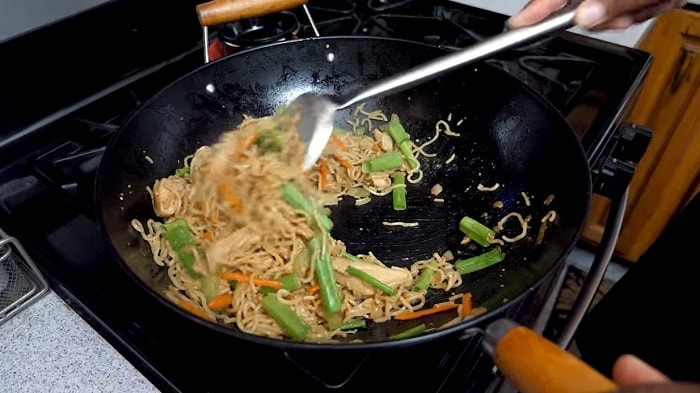 Easy Chicken Chow Mein Recipe
